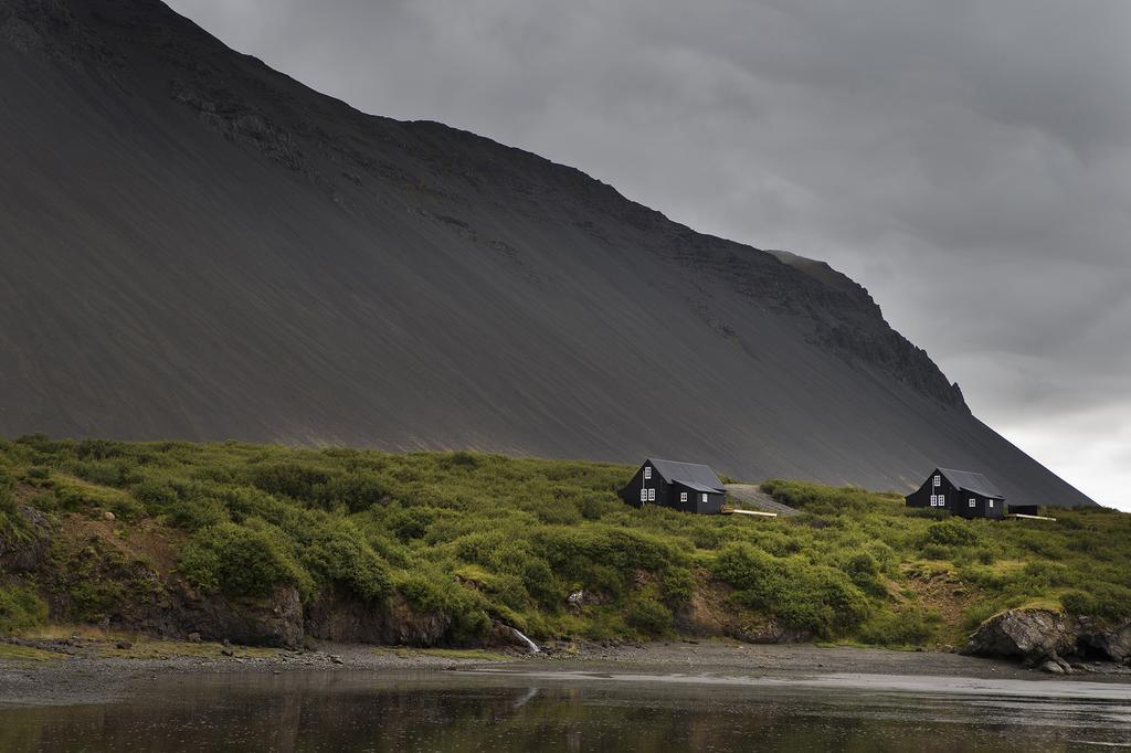 Black Timber House ボルガルネース エクステリア 写真